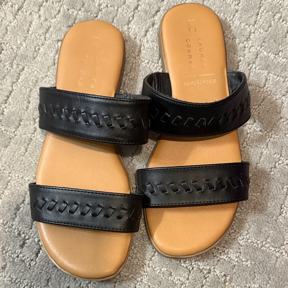 LC Lauren Conrad Black and Tan Sandals